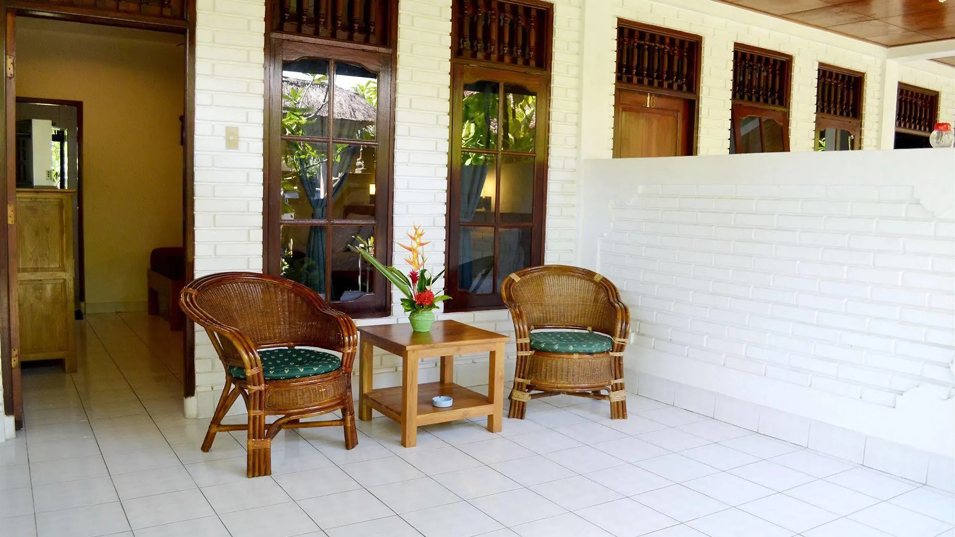Flamboyan Hotel Kuta Lombok