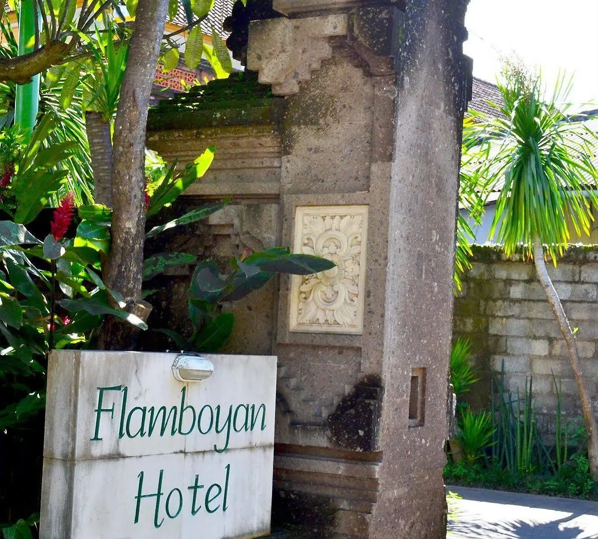 Flamboyan Hotel Kuta Lombok